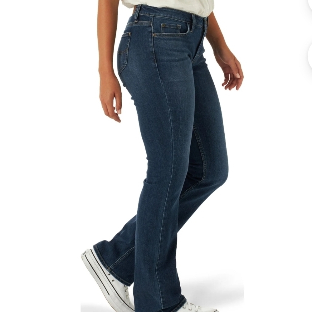 Lee NWT Women's Midrise Plus Size Long Boot Cut Jeans 972